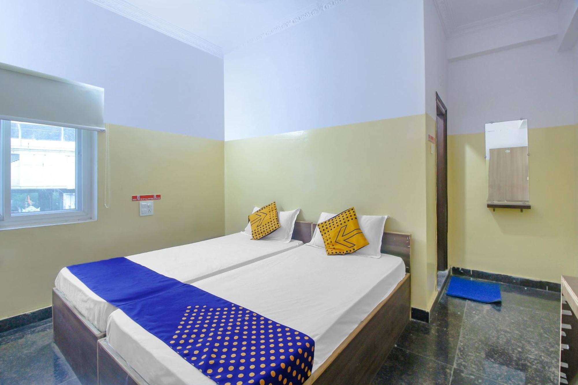 Spot On 81775 Mohit Gokul Lodge New Luxury Room'S Near Secunderabad Railway Station Lalaguda Exterior photo