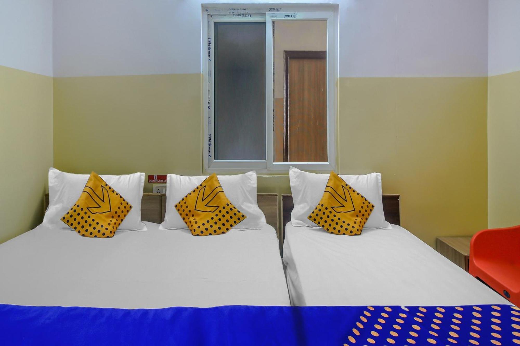 Spot On 81775 Mohit Gokul Lodge New Luxury Room'S Near Secunderabad Railway Station Lalaguda Exterior photo