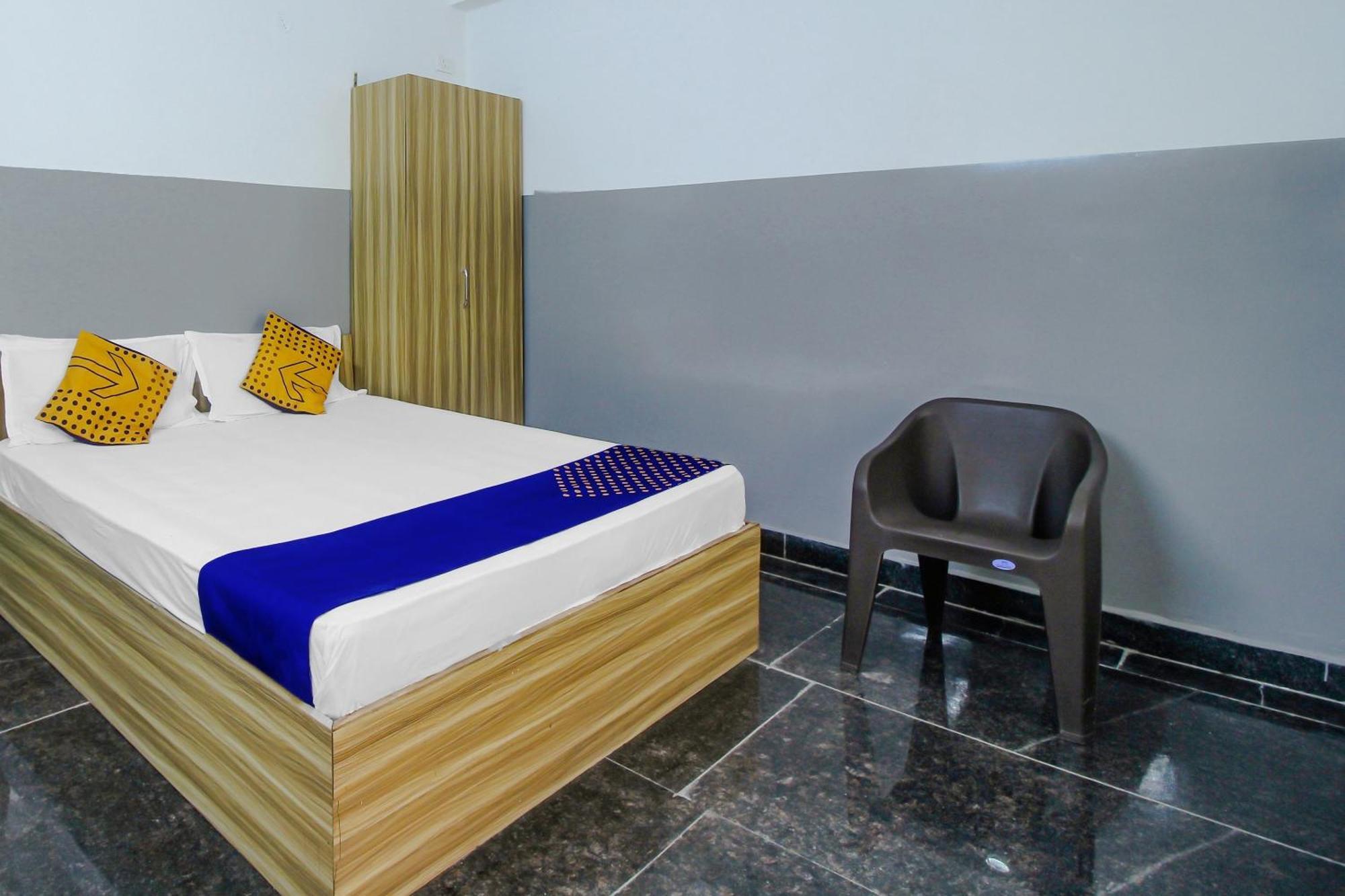 Spot On 81775 Mohit Gokul Lodge New Luxury Room'S Near Secunderabad Railway Station Lalaguda Exterior photo